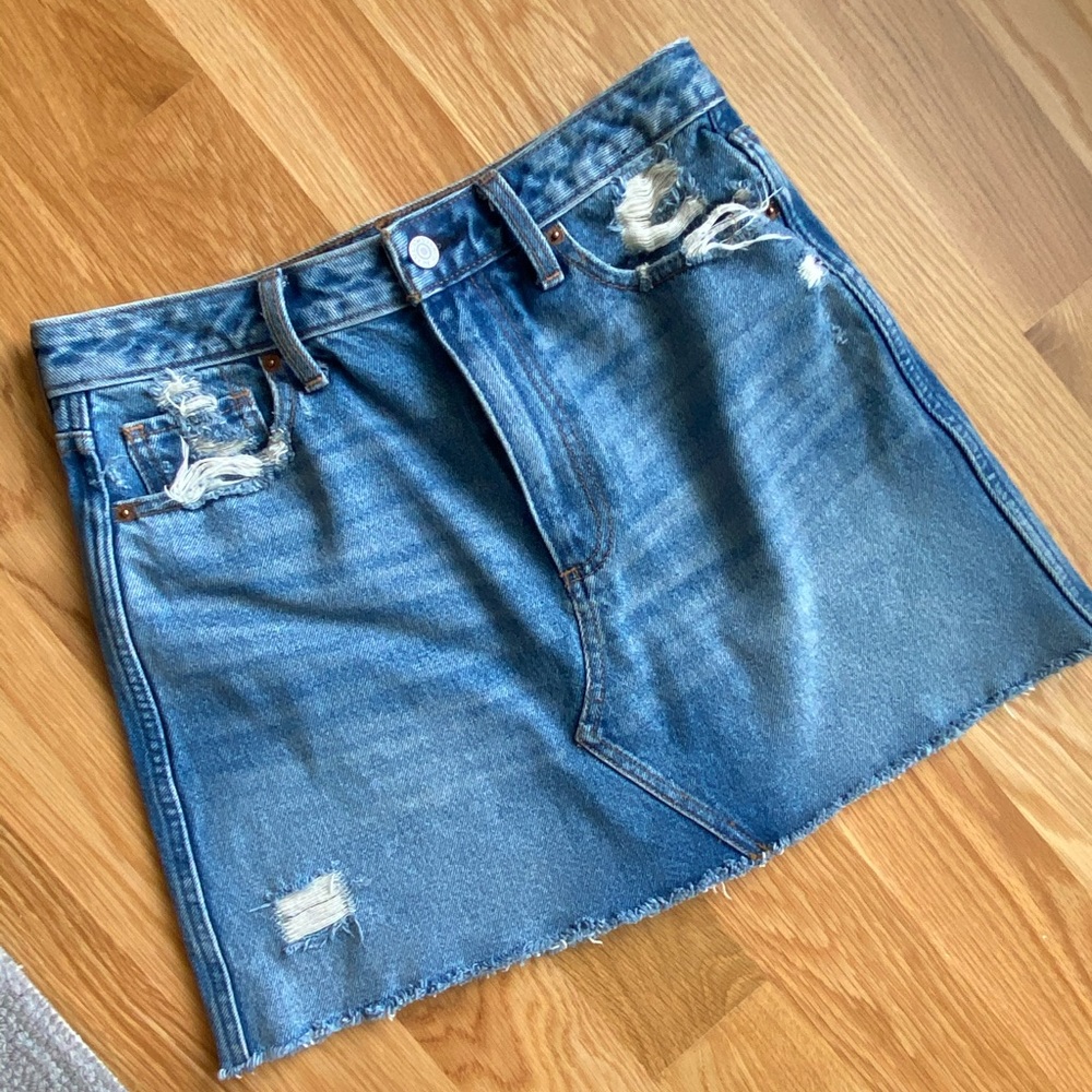 A&F denim skirt size 6